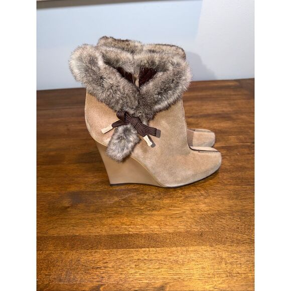 LOUIS VUITTON Wedge Sole Fur Trim Ankle Boots - Picture 2 of 13